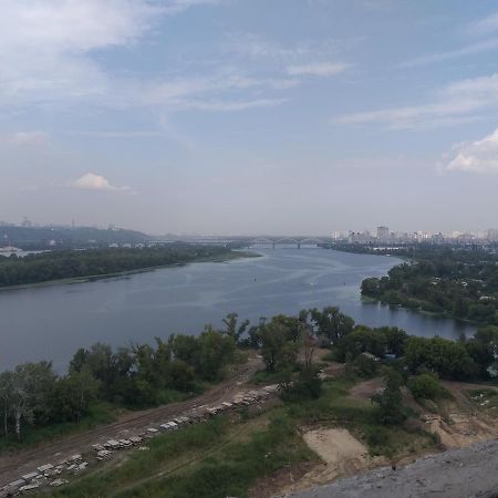 Appartement Новая Эко-Квартира У Метро Славутич à Kiev Extérieur photo
