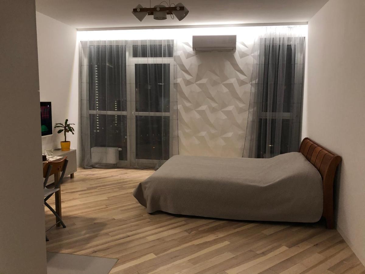 Appartement Новая Эко-Квартира У Метро Славутич à Kiev Extérieur photo